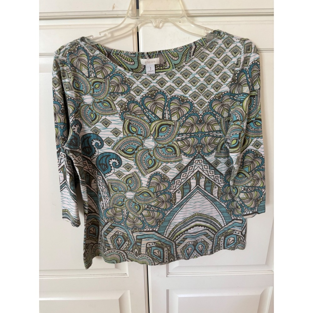 Chicos Size 1 Top Green Blue Paisley Medallion 3/4 Sleeve Boat Neck Cotton Blend
